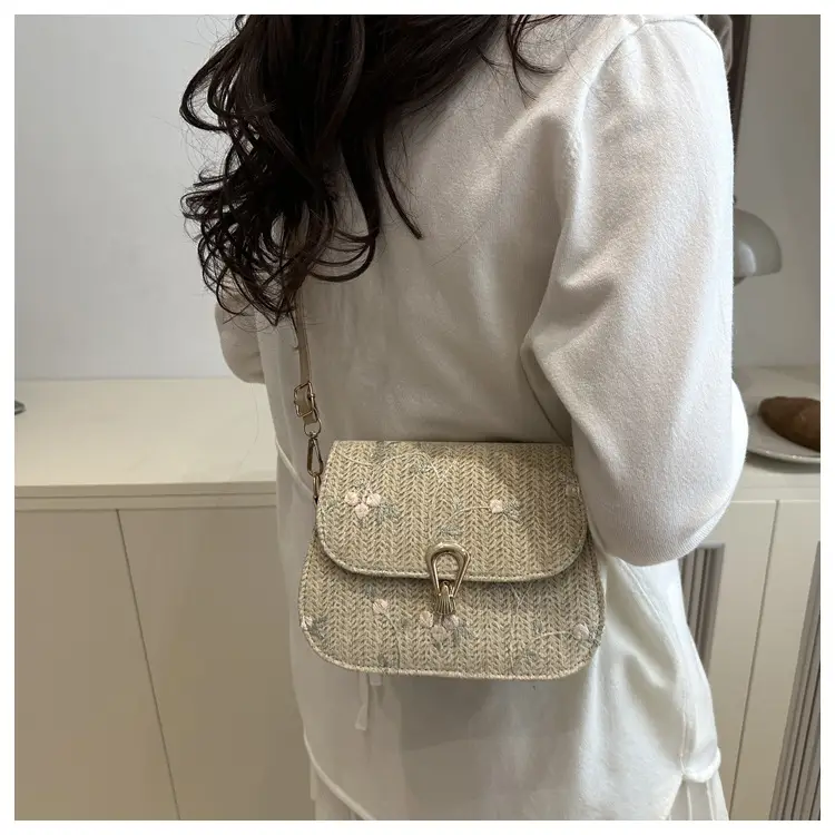 Sweet Lace Flower Woven Saddle Bag for Women — feature 17