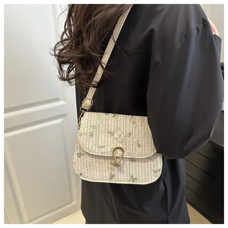 Sweet Lace Flower Woven Saddle Bag for Women — feature 9