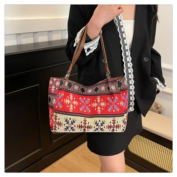 Ethnic Patterned Women's Shoulder Bag 2025 — feature 11