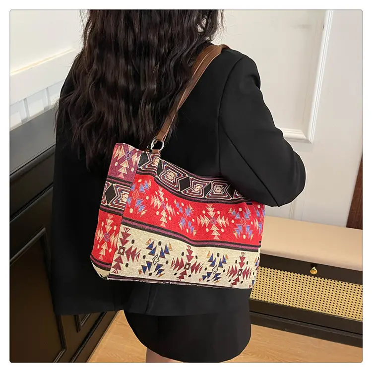 Ethnic Patterned Women's Shoulder Bag 2025 — feature 12