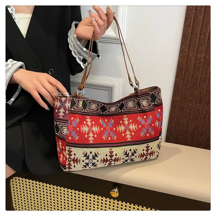 Ethnic Patterned Women's Shoulder Bag 2025 — feature 15