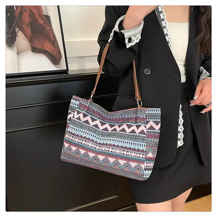 Ethnic Patterned Women's Shoulder Bag 2025 — feature 18