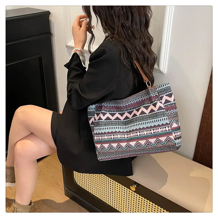Ethnic Patterned Women's Shoulder Bag 2025 — feature 21