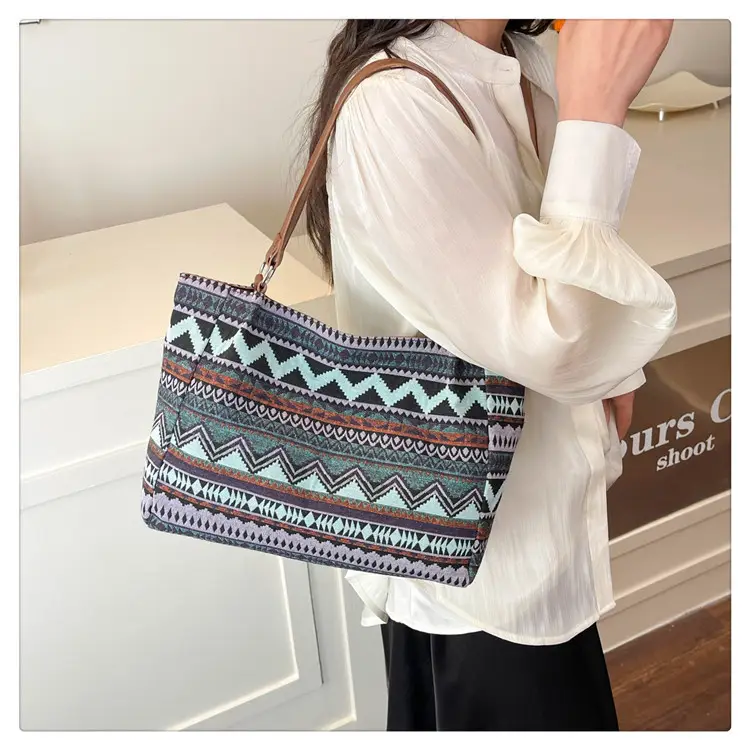 Ethnic Patterned Women's Shoulder Bag 2025 — feature 24