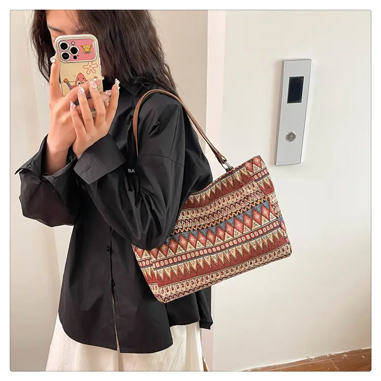 Ethnic Patterned Women's Shoulder Bag 2025 — feature 30