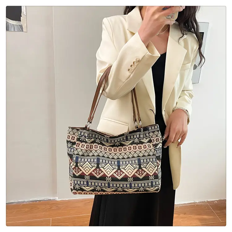 Ethnic Patterned Women's Shoulder Bag 2025 — feature 31