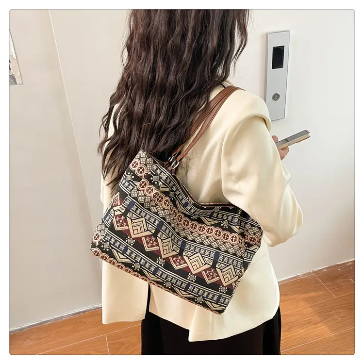 Ethnic Patterned Women's Shoulder Bag 2025 — feature 33
