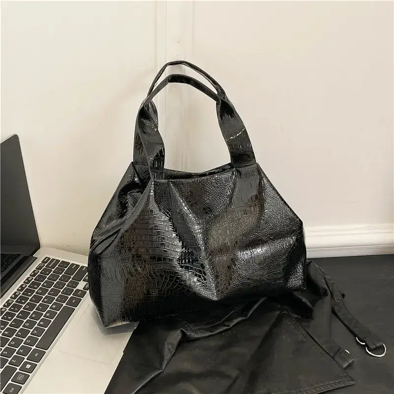 Gold Crocodile Texture Women's Tote Bag 2025 - Image 6