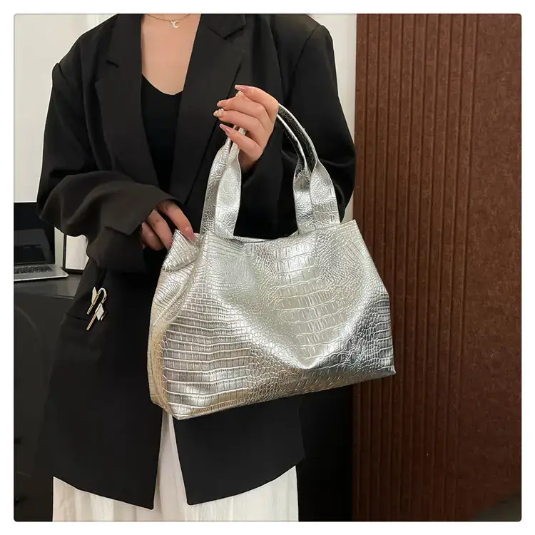 Gold Crocodile Texture Women's Tote Bag 2025 — feature 12