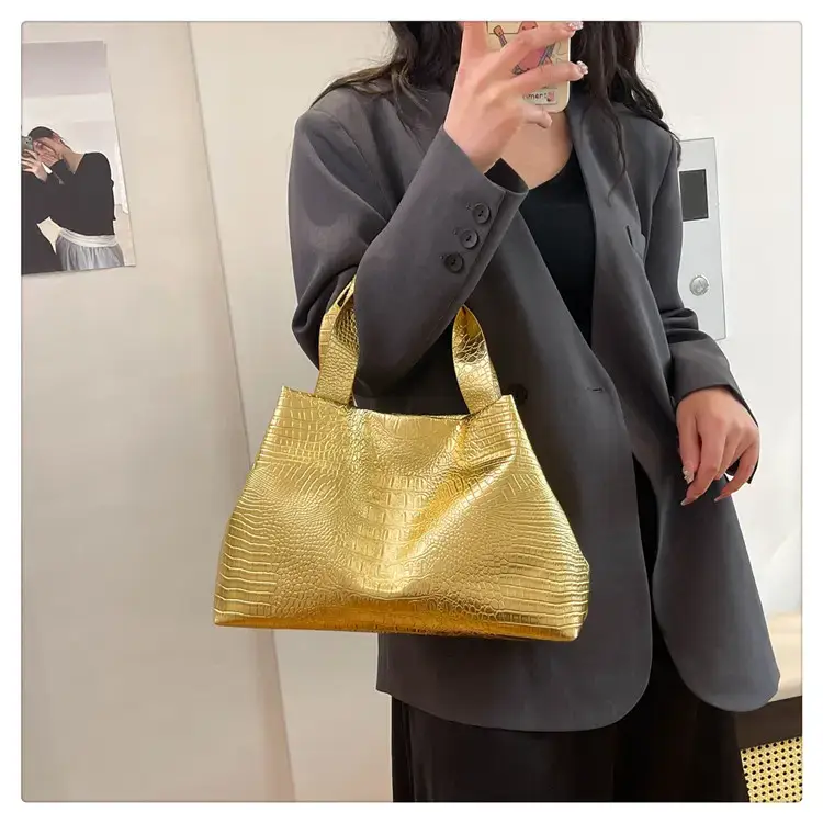 Gold Crocodile Texture Women's Tote Bag 2025 — feature 17