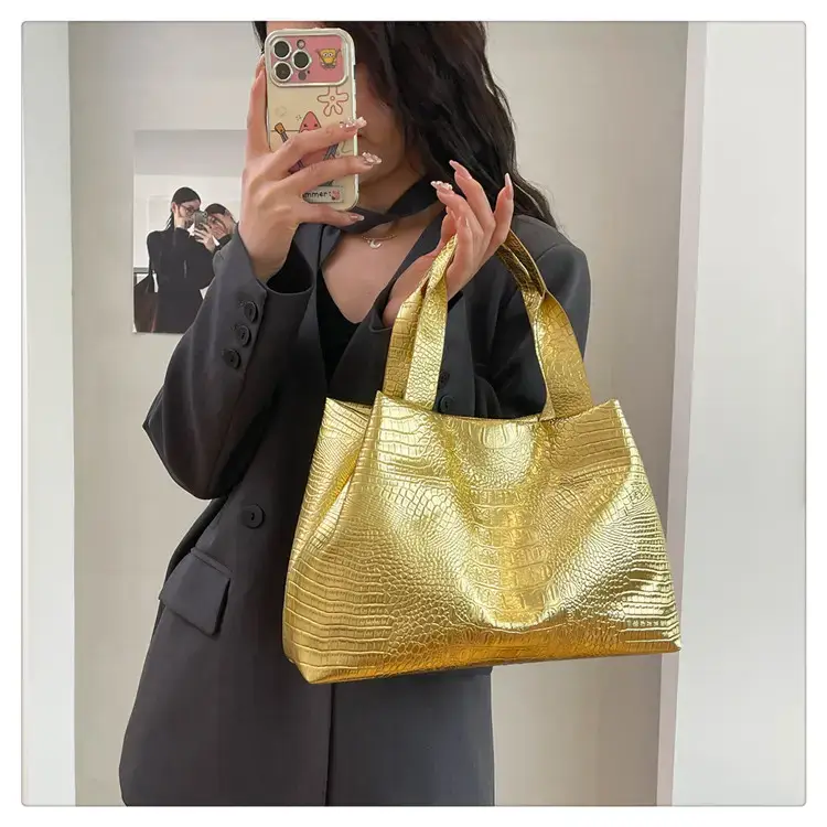 Gold Crocodile Texture Women's Tote Bag 2025 — feature 18