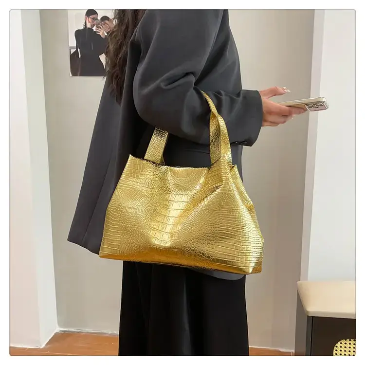 Gold Crocodile Texture Women's Tote Bag 2025 — feature 19