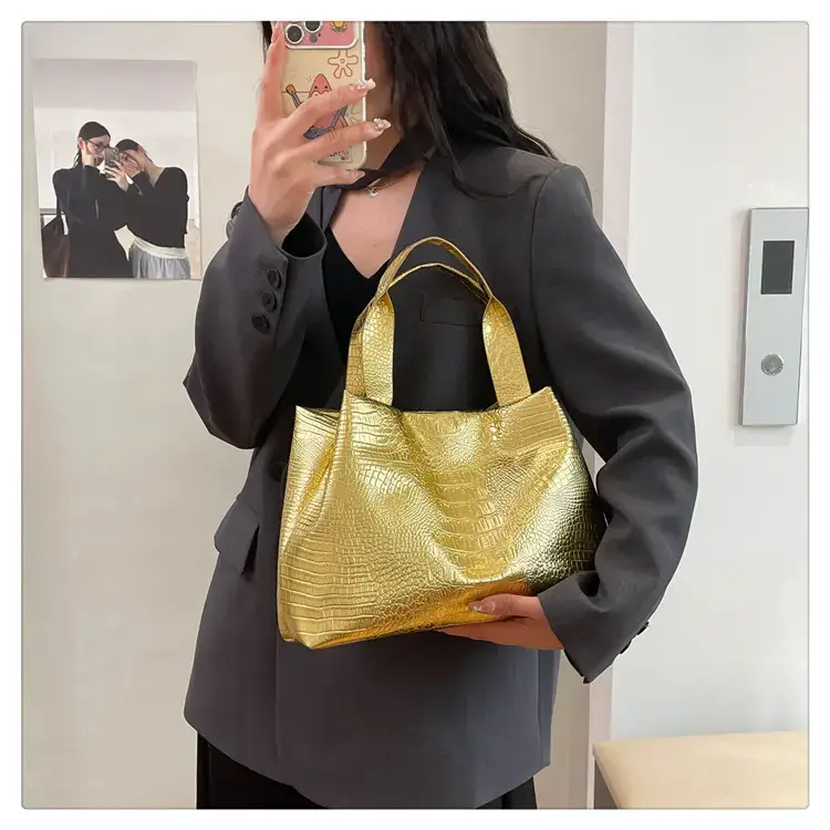 Gold Crocodile Texture Women's Tote Bag 2025 — feature 20