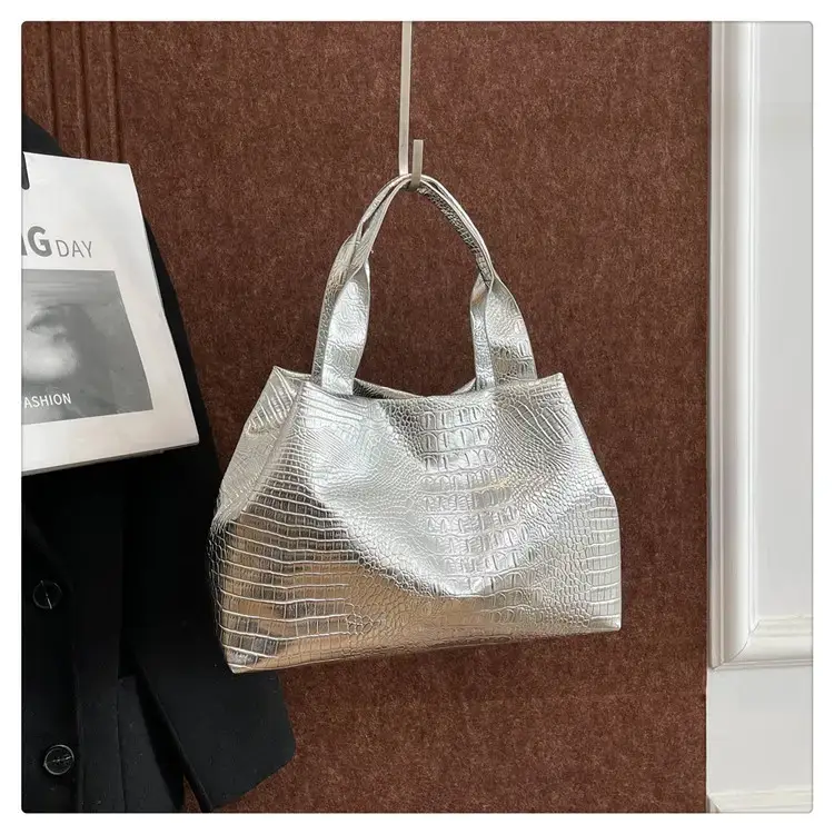 Gold Crocodile Texture Women's Tote Bag 2025 — feature 23
