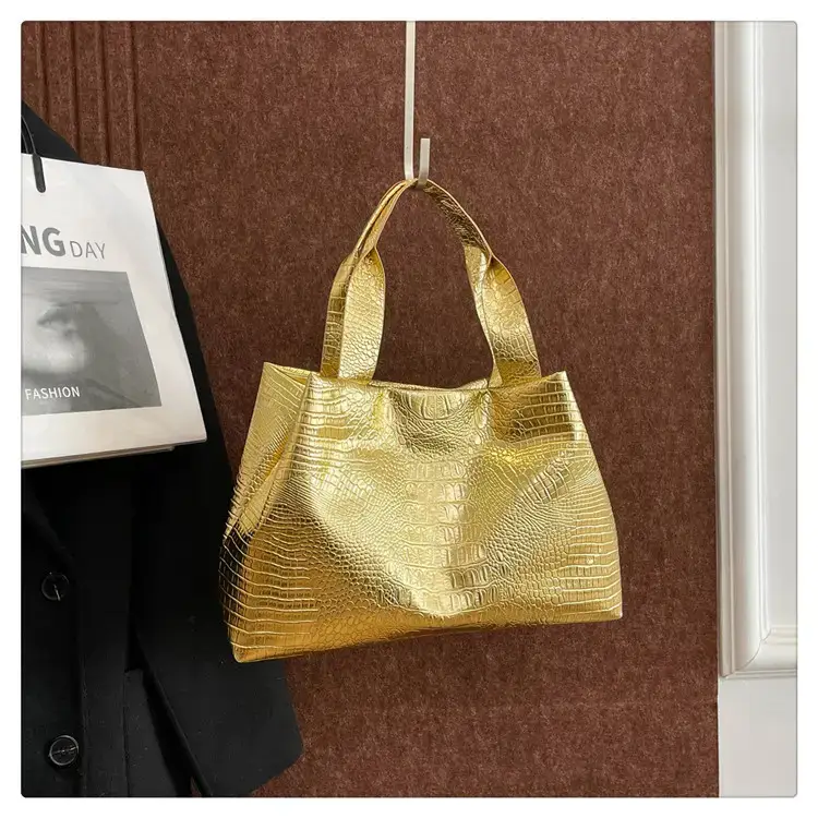 Gold Crocodile Texture Women's Tote Bag 2025 — feature 25