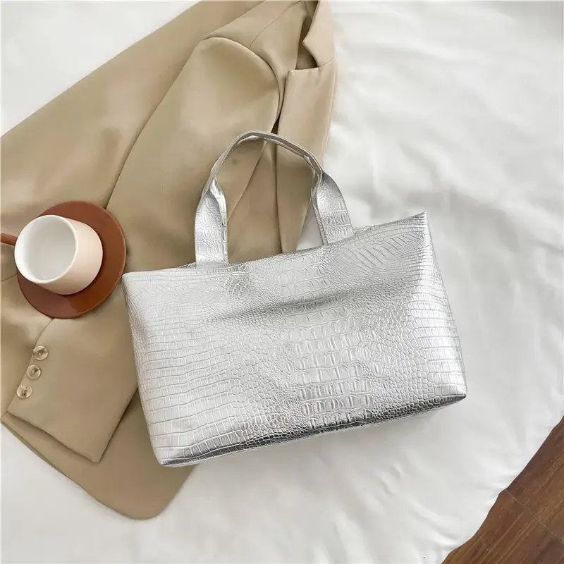 Gold Crocodile Texture Women's Tote Bag 2025 - Image 3