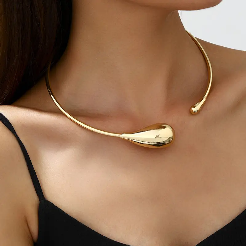 Gold Crossbody Necklace Set for Women European American Design — feature 4