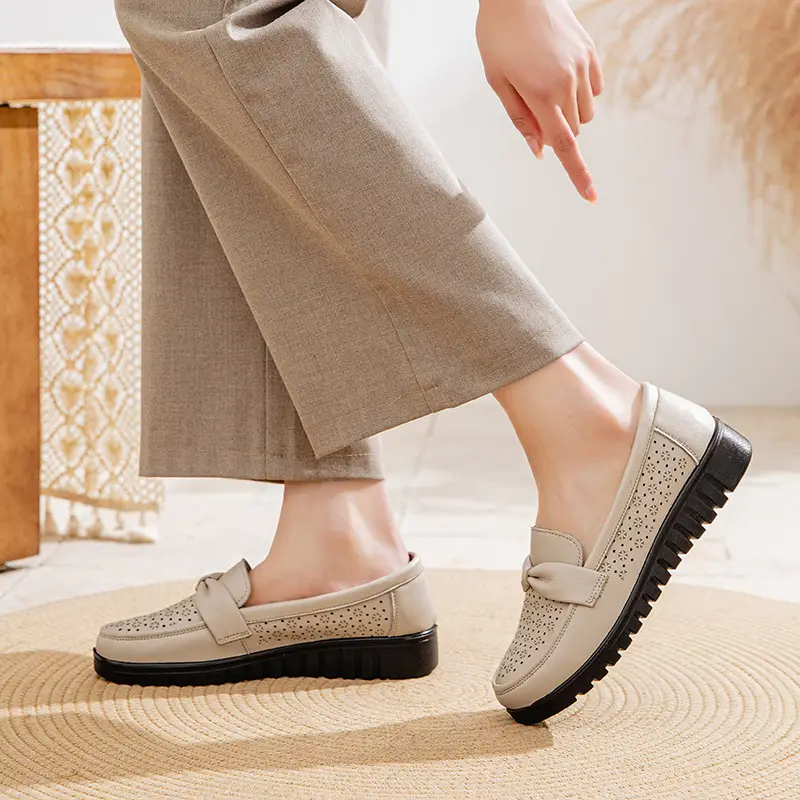 New Mom Sandals Women's Summer Shoes Genuine Leather Middle-aged Shoes Middle-aged Shoes Hole Breathable Soft-soled plus size - Image 5