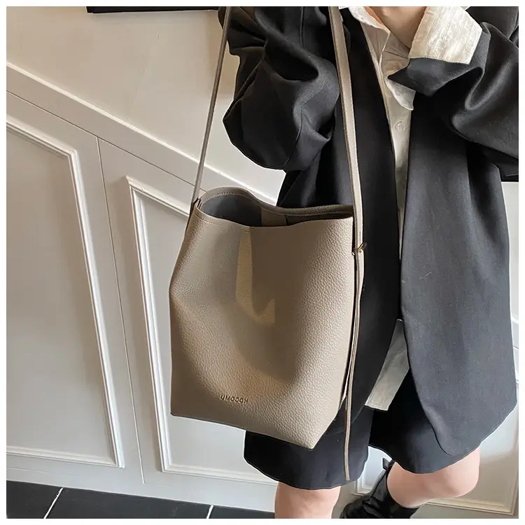 Women's Large Capacity Beige Bucket Bag 2025 — feature 12