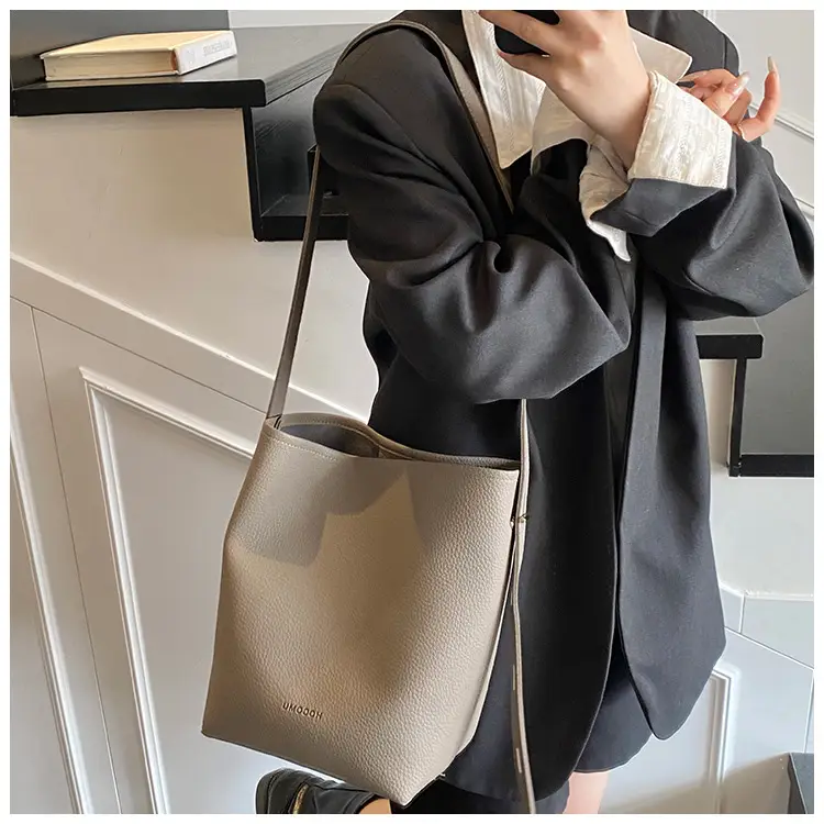 Women's Large Capacity Beige Bucket Bag 2025 — feature 14