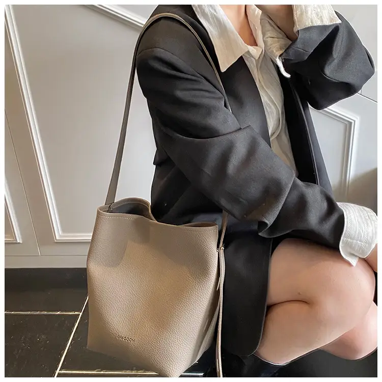 Women's Large Capacity Beige Bucket Bag 2025 — feature 15
