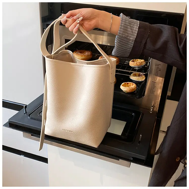 Women's Large Capacity Beige Bucket Bag 2025 — feature 18