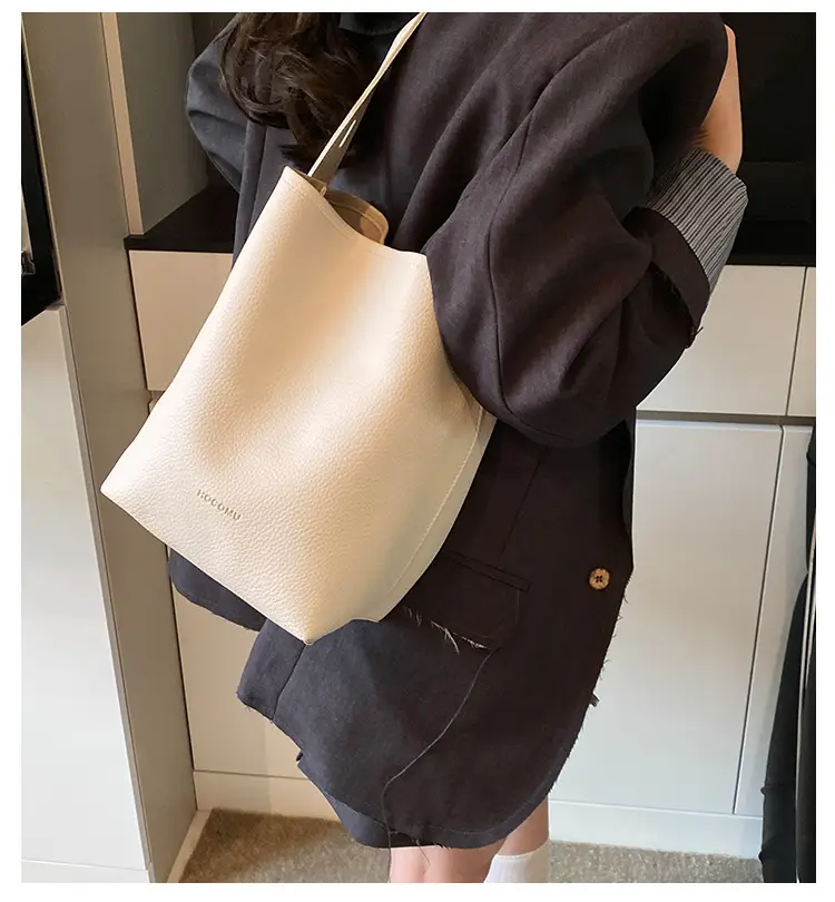 Women's Large Capacity Beige Bucket Bag 2025 — feature 2