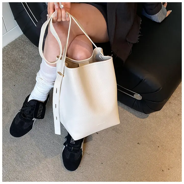 Women's Large Capacity Beige Bucket Bag 2025 — feature 20