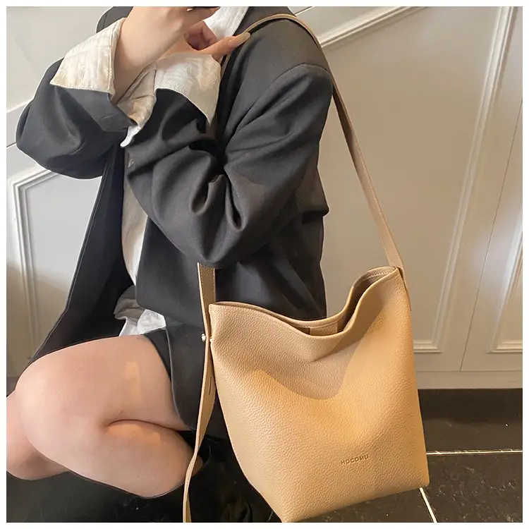 Women's Large Capacity Beige Bucket Bag 2025 — feature 35