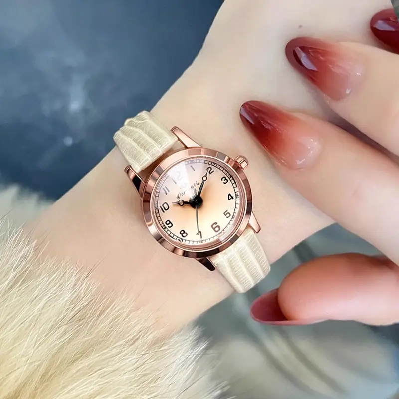 Vintage Artistic Quartz Watch for Women with Leather Belt - Image 2
