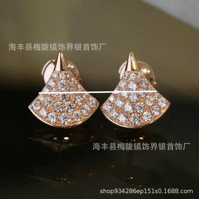 Full Diamond Small Skirt Earrings 18K Gold Women — feature 3