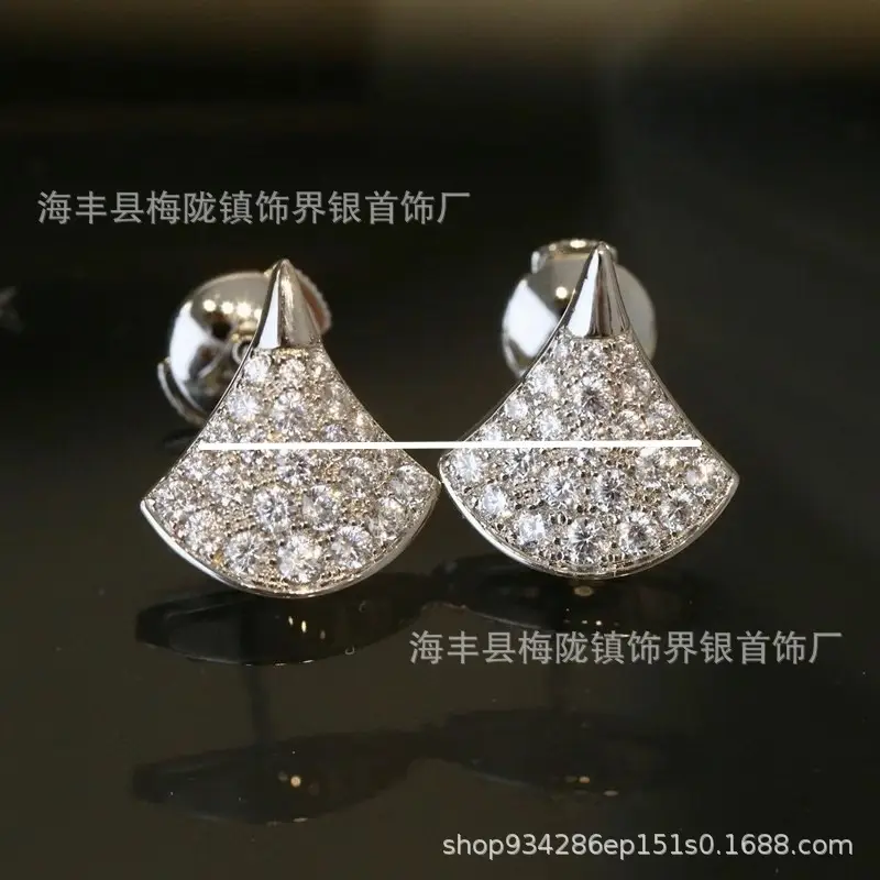 Full Diamond Small Skirt Earrings 18K Gold Women — feature 4