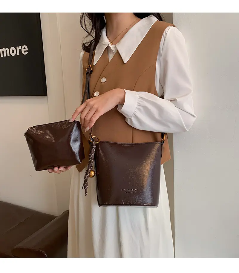 2025 Red Leather Bucket Bag for Women — feature 1