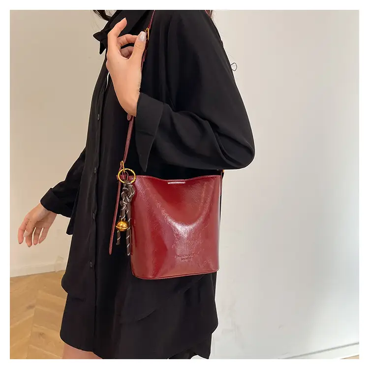 2025 Red Leather Bucket Bag for Women — feature 17