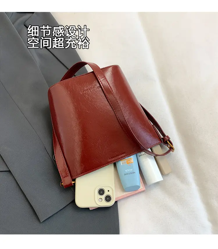 2025 Red Leather Bucket Bag for Women — feature 6