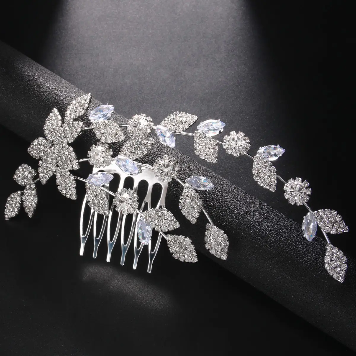 Golden Rhinestone Leaf Hairpin for Bridal Accessories - Image 3