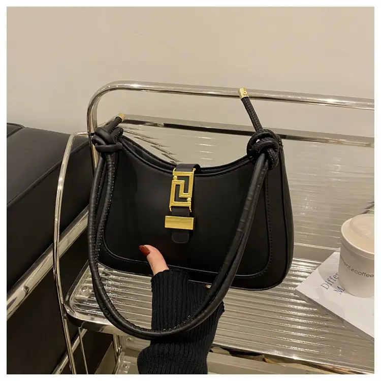 Black Vintage Women's Shoulder Bag with Gold Clasp — feature 9