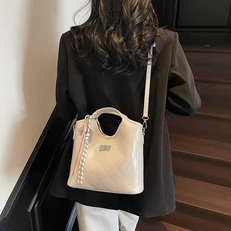 Pink Quilted Handheld Bucket Bag for Women 2025 - Image 11
