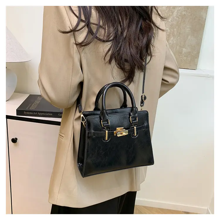 2025 Fashion Artistic Casual Handbag Belt New Style Large Capacity Soft Face Crossbody Bag Women's Bag — feature 17