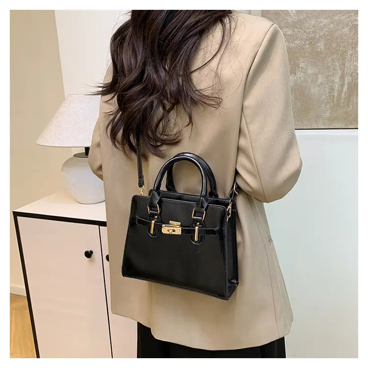 2025 Fashion Artistic Casual Handbag Belt New Style Large Capacity Soft Face Crossbody Bag Women's Bag — feature 18