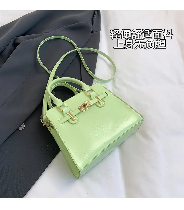 2025 Fashion Artistic Casual Handbag Belt New Style Large Capacity Soft Face Crossbody Bag Women's Bag — feature 4