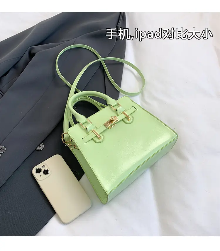 2025 Fashion Artistic Casual Handbag Belt New Style Large Capacity Soft Face Crossbody Bag Women's Bag — feature 5
