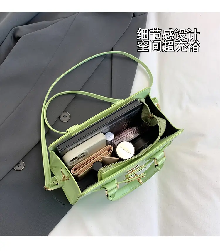 2025 Fashion Artistic Casual Handbag Belt New Style Large Capacity Soft Face Crossbody Bag Women's Bag — feature 6