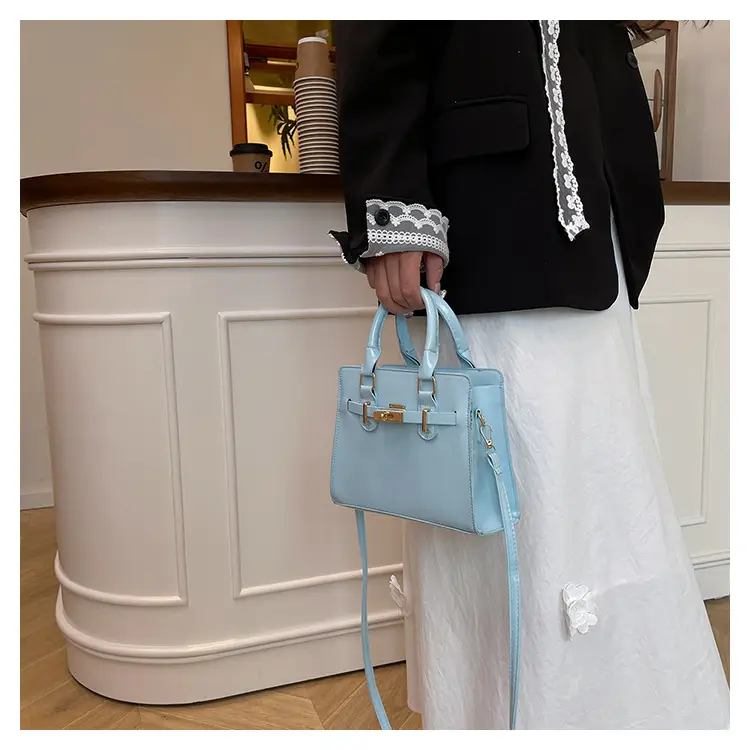 2025 Fashion Artistic Casual Handbag Belt New Style Large Capacity Soft Face Crossbody Bag Women's Bag — feature 9