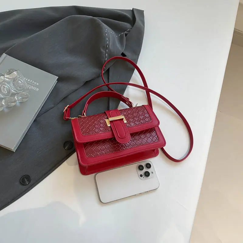Red Textured Straw Woven Handbag for Women - Image 7