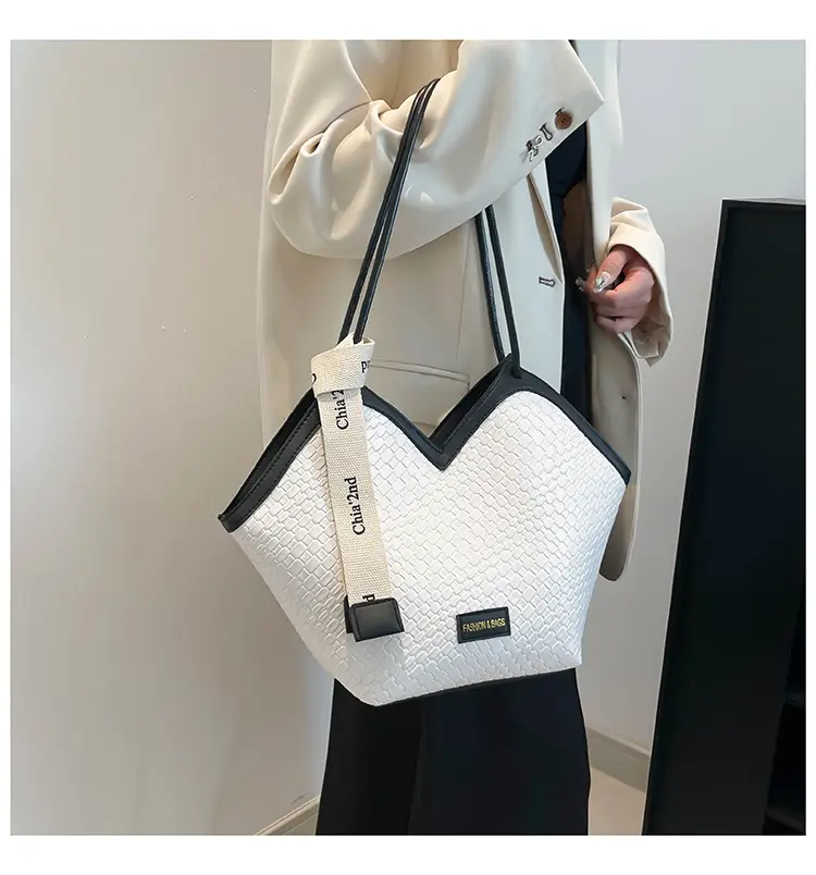 2025 White Leather Shoulder Bag Large Capacity Women — feature 14