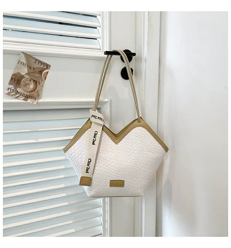 2025 White Leather Shoulder Bag Large Capacity Women — feature 19