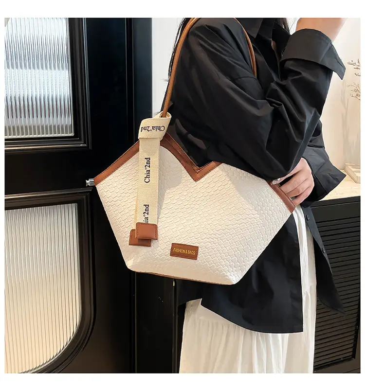 2025 White Leather Shoulder Bag Large Capacity Women — feature 8