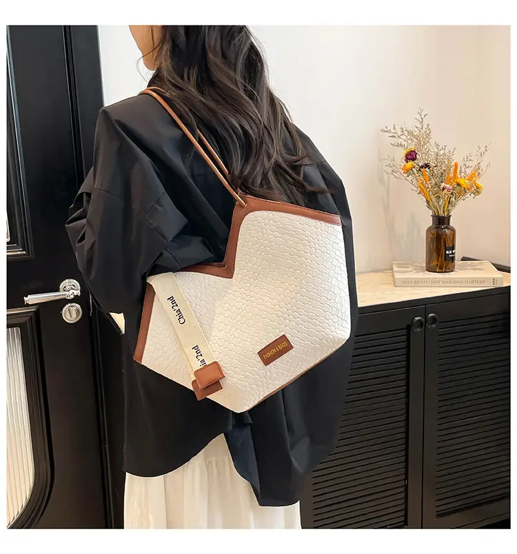 2025 White Leather Shoulder Bag Large Capacity Women — feature 9