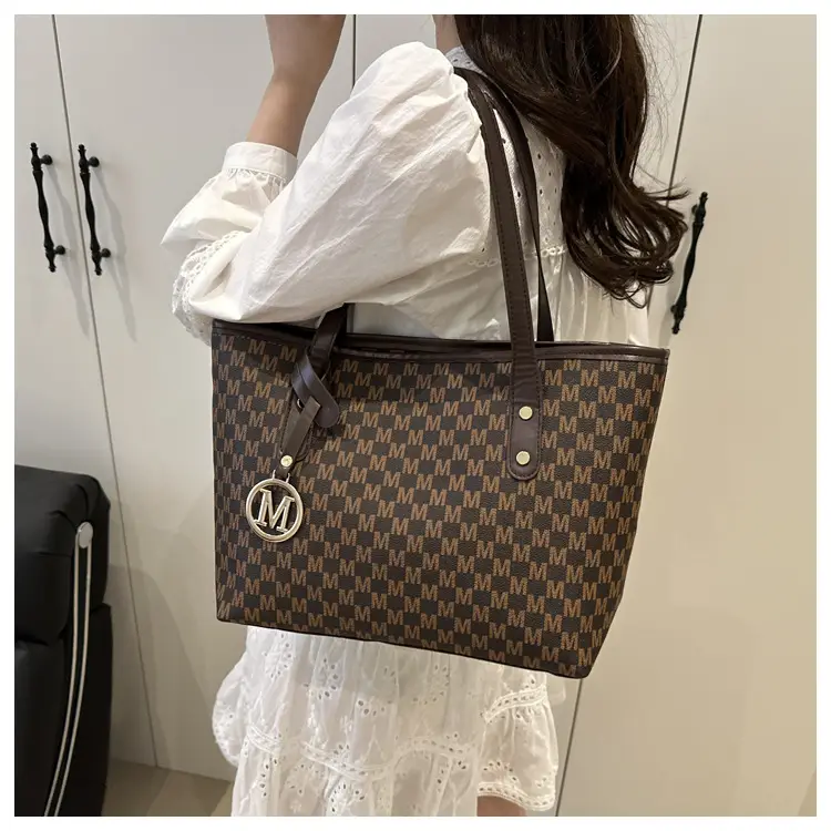 Women's Large Printed Tote Bag Beige Checkered MM Logo — feature 17